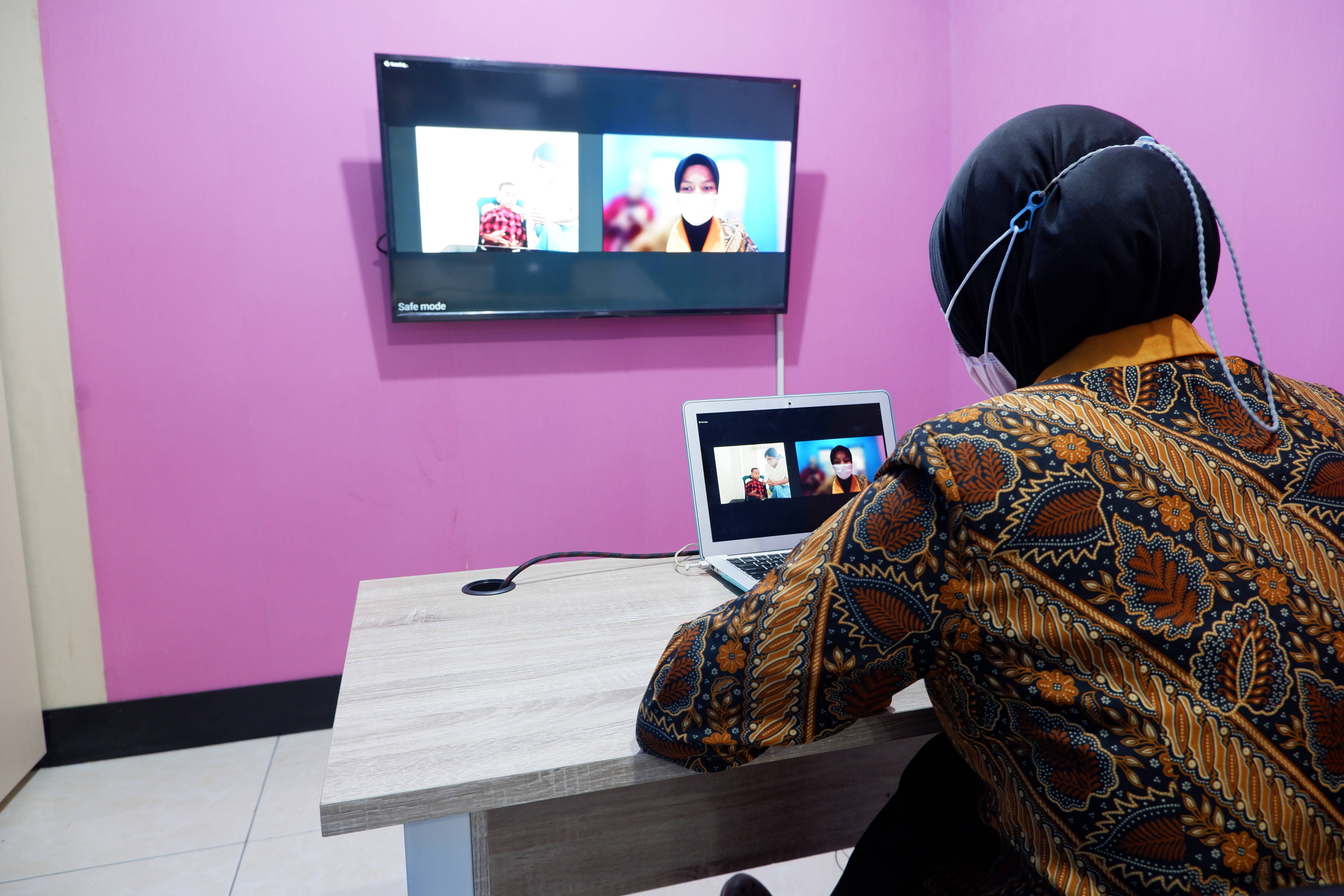 TELEPRAKTIS AVT AUDITORY VERBAL THERAPY Rumah Sakit Pusat Angkatan