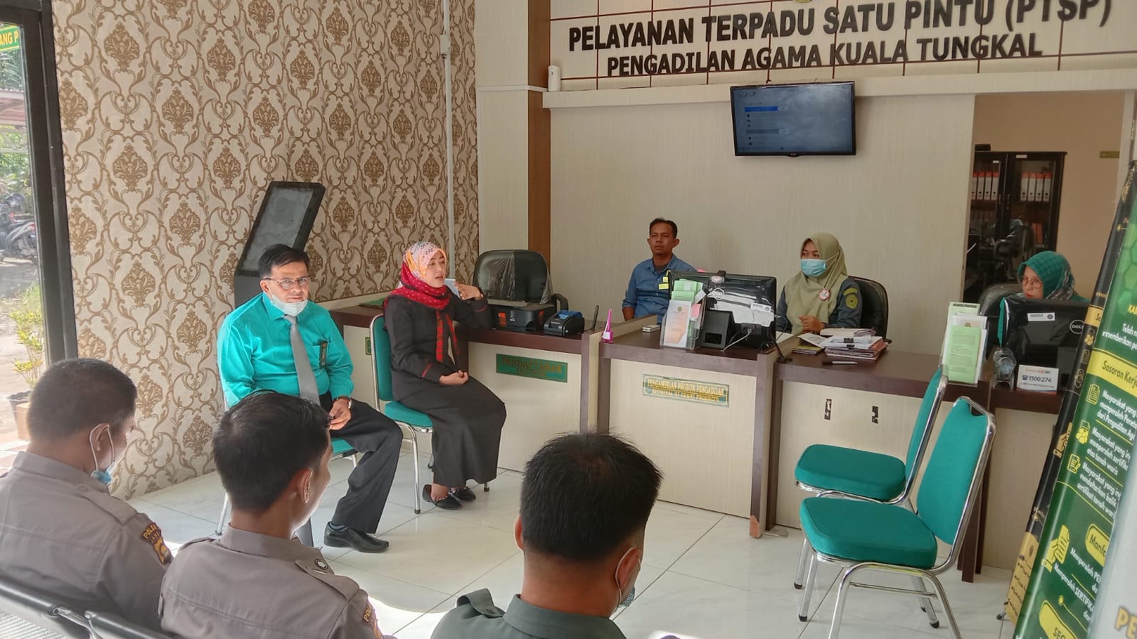 Briefing Pagi Petugas PTSP Pengadilan Agama Kuala Tungkal Pengadilan