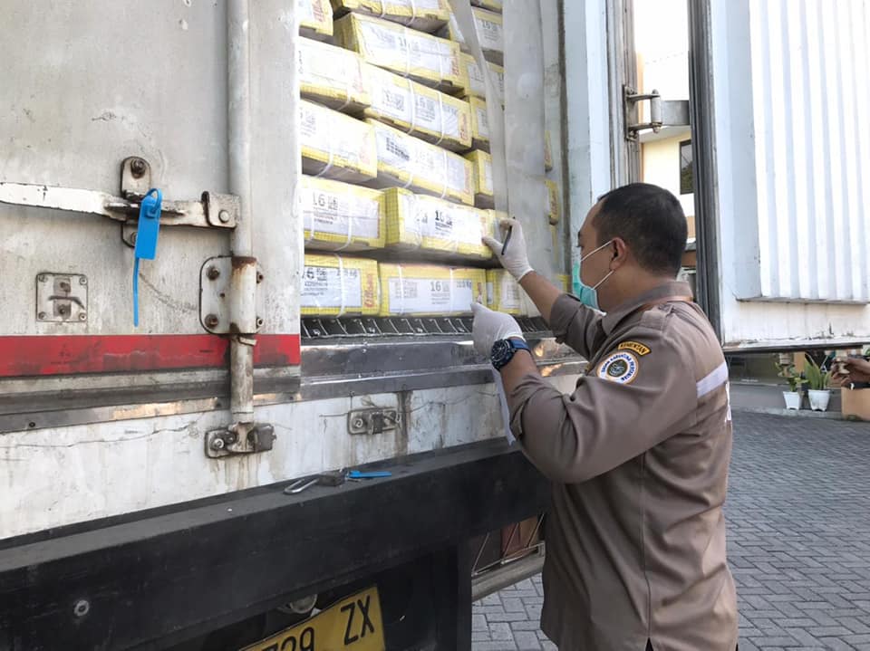 Karantina Surabaya Pastikan Ton Daging Kerbau Tujuan Bali Sehat