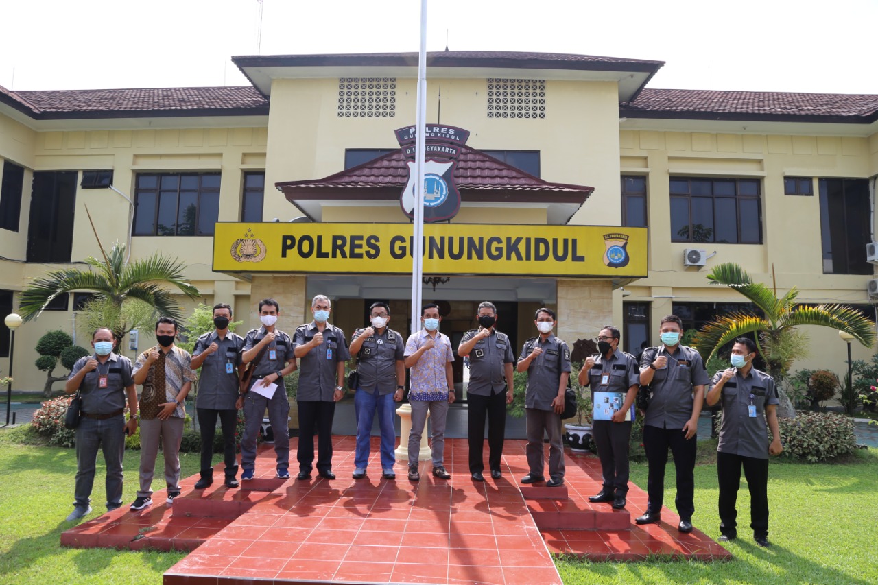 Periksa Kelengkapan Administrasi Dan Keberadaan WNA, Kantor Imigrasi ...